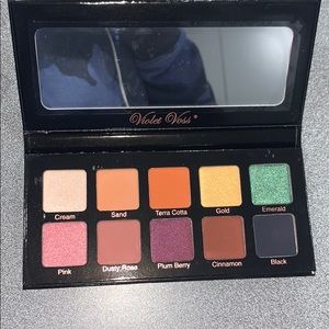 Essentials Eye Shadow PaletteViolet Voss Cosmetics